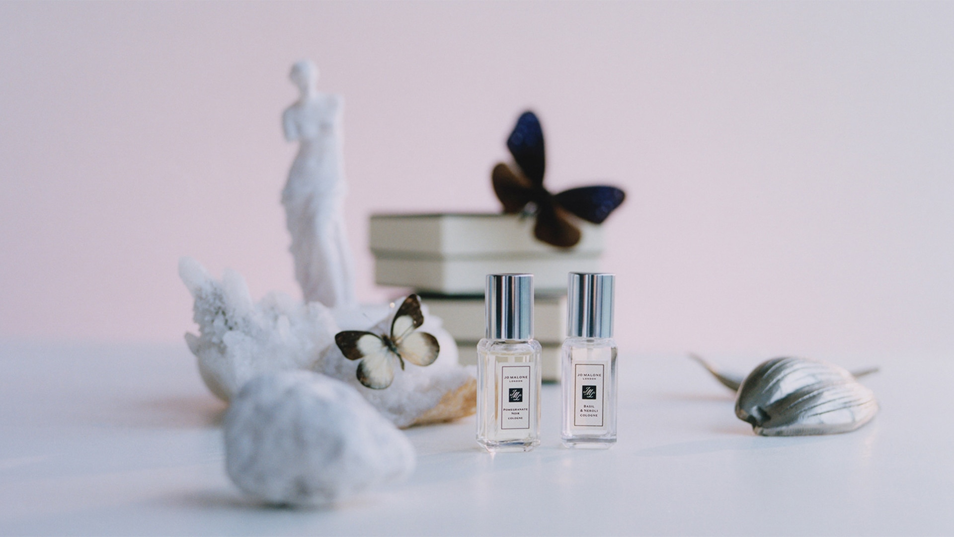 Enjoy 2 complimentary miniature colognes worth QAR 180 when you spend QAR 565